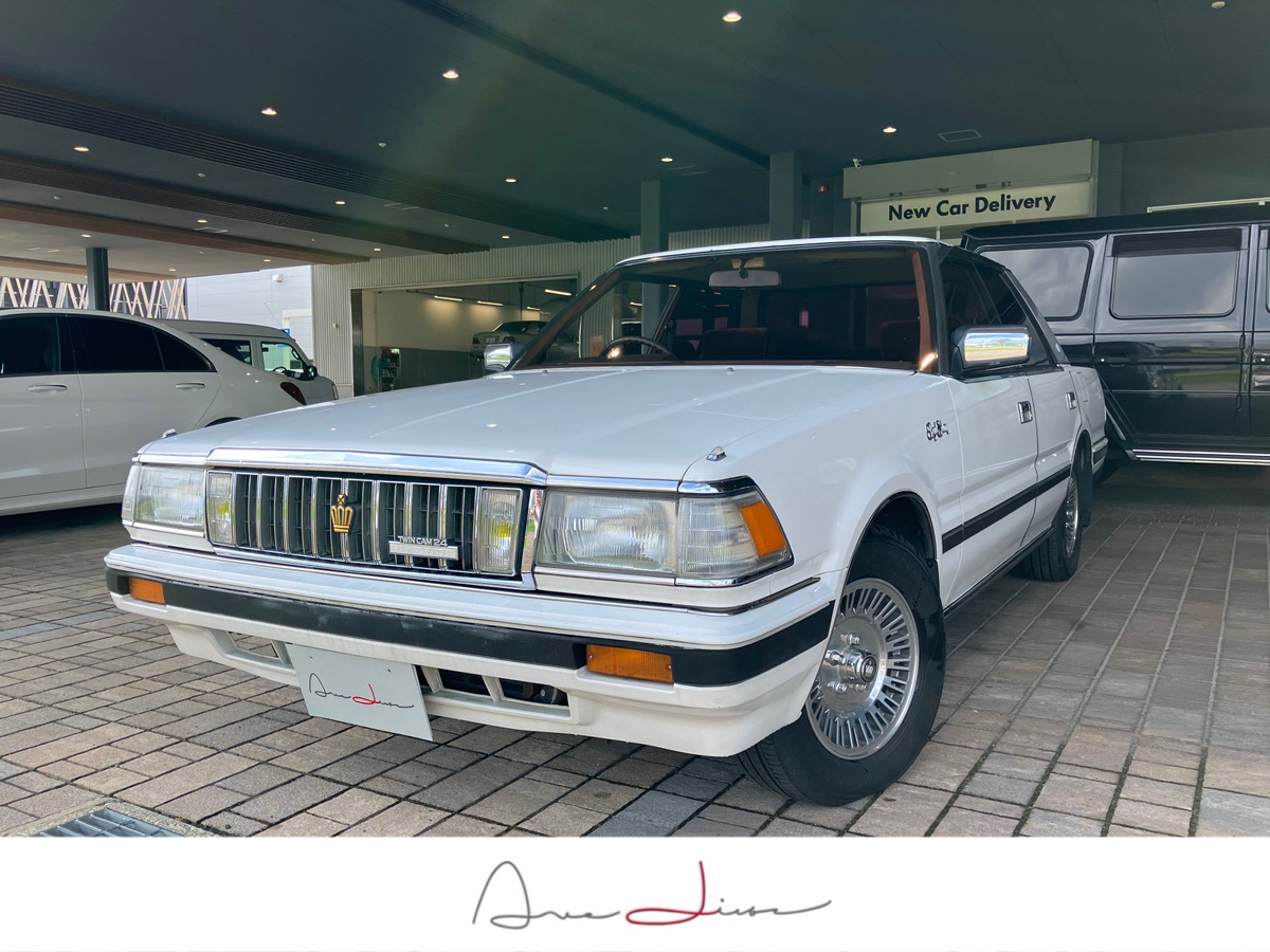 トヨタ　クラウン　ロイヤルサルーン　2000EFI　DOHC